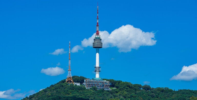 N Seoul Tower en la cima del monte Namsan