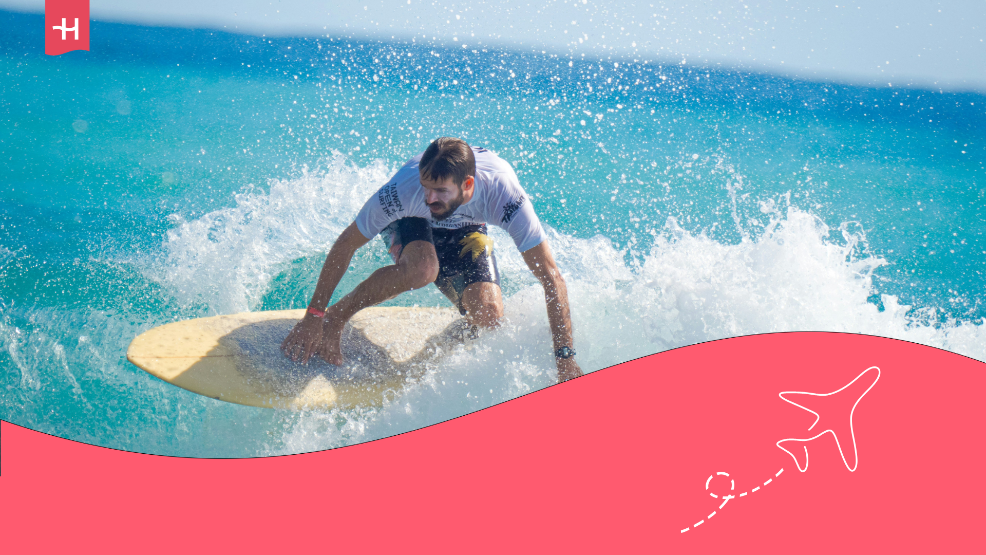 Persona practicando surf en Fuerteventura