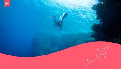 Hombre haciendo buceo en Sharm El Sheikh.