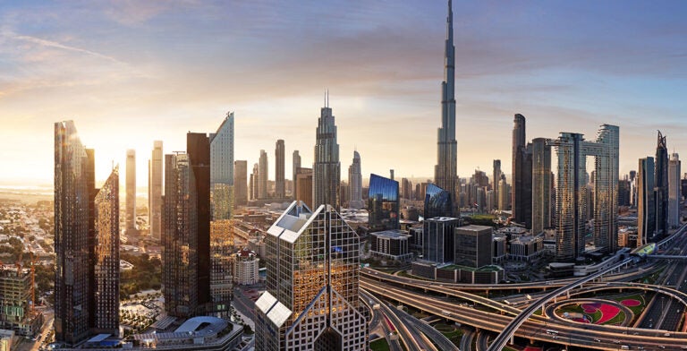 El horizonte de Dubái al atardecer