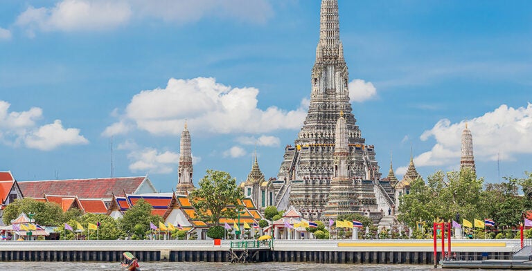 Templo budista Wat Arun en Tailandia