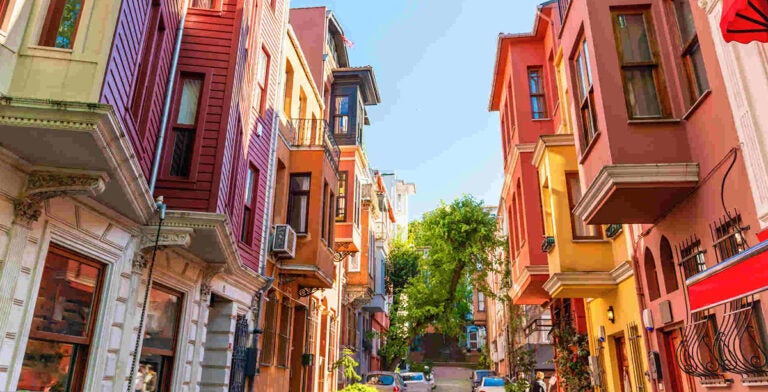 Calles del barrio Kuzguncuk en Estambul