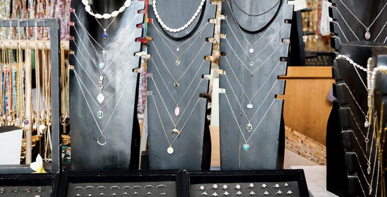 Joyería de plata balinesa