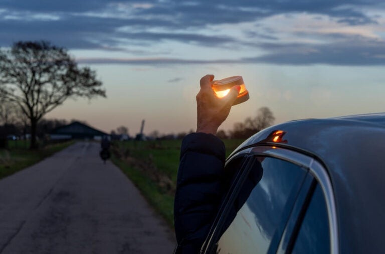 baliza V16 con tarjeta SIM