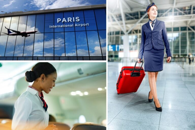 Azafata de vuelo en aeropuerto de Francia
