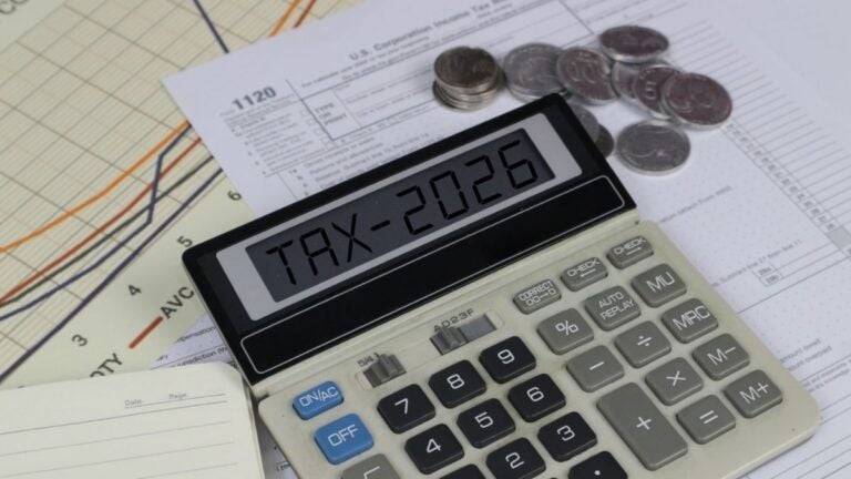 Conoce cómo funcionan los cobros de impuesto para las empresas en Dinamarca y España.