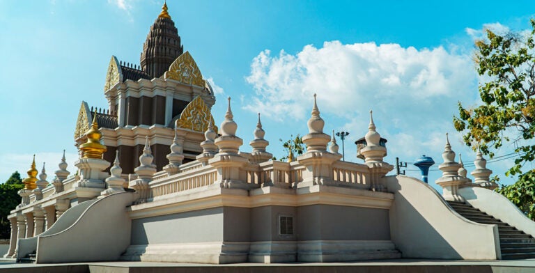 Wat Chalong, un impresionante templo en la ciudad tailandesa de Phuket