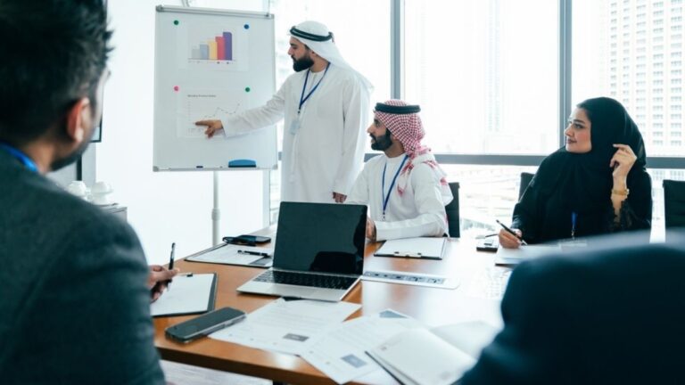 Conoce todo el procedimiento que debes realizar para abrir una empresa en Dubái en 2026.