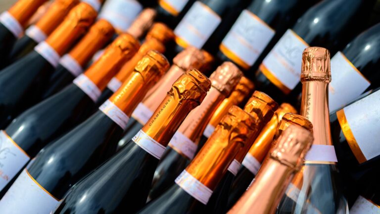 Botellas de champán francés