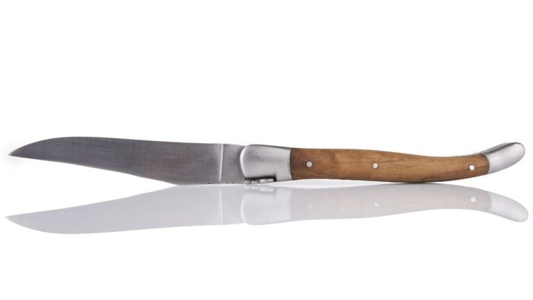 Cuchillo Laguiole con mango de madera