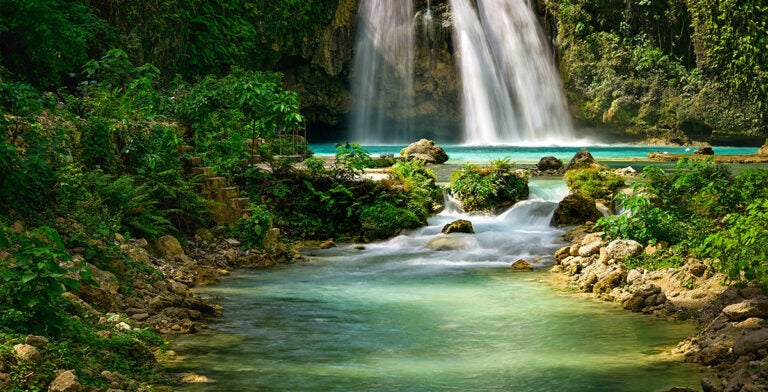 Kawasan Falls en Cebú, Filipinas