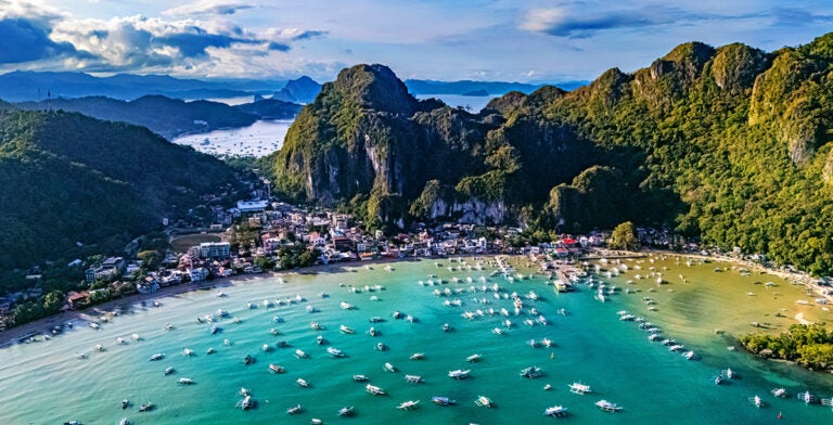 Vista aéreas de El Nido en el norte de la isla de Palawan, Filipinas