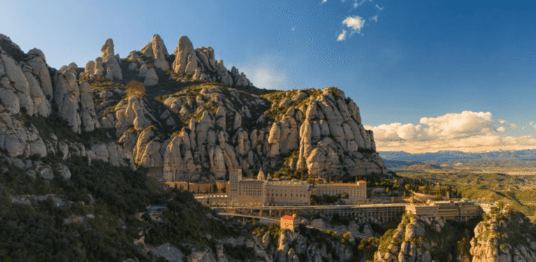 Montjuïc es uno de los mejores lugares que visitar en las afueras de Barcelona.