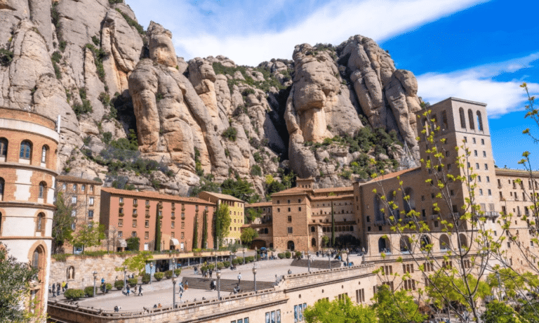 Montserrat es un lugar perfecto para visitar, a menos de una hora del centro de Barcelona.