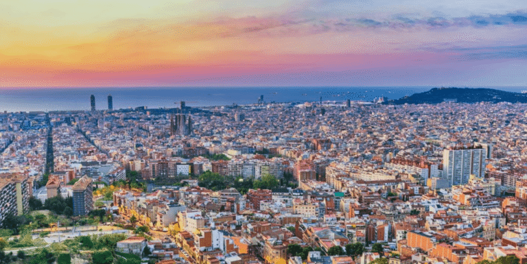 Turó de la Rovira ofrece magníficas vistas panorámicas de Barcelona.