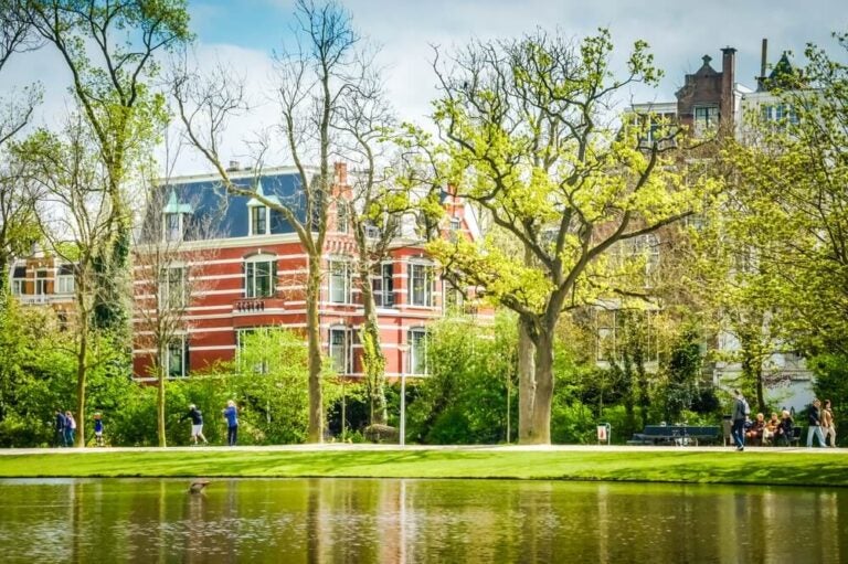 Durante tu visita a Ámsterdan, conoce el Vondelpark