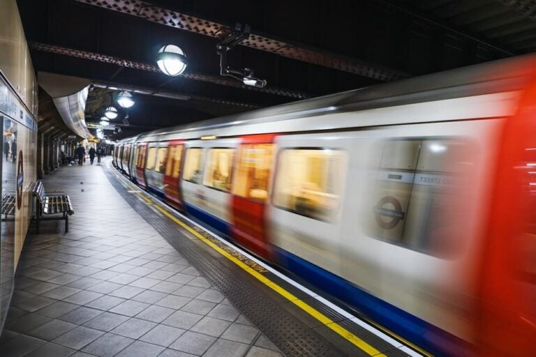 El London Underground, conocido como “the Tube”, es la columna vertebral del transporte público de Londres.