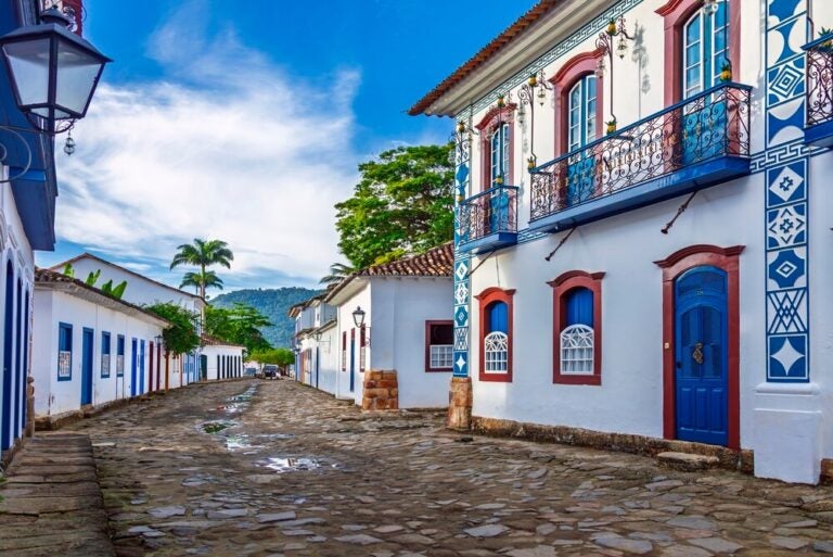 Las calles de Paraty son realmente hermosas y merecen un recorrido completo.