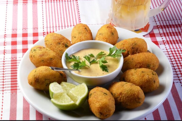 Los pastéis de bacalhau forman parte de los platos más tipicos de Lisboa.