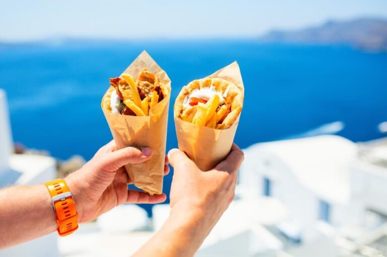 El gyros es probablemente la comida callejera más popular de Grecia.