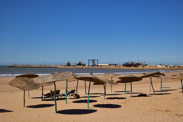 Playa en Essaouira, en la costa atlántica de Marruecos.