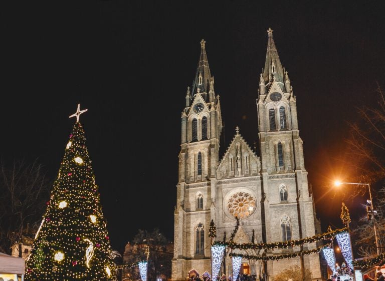 El mercado navideño de la Plaza de la Paz suele ser el primero en abrir sus puertas en la ciudad.