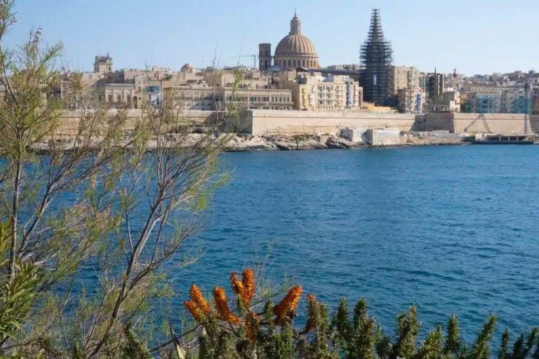 visa-nomade-numerique-malte-holafly