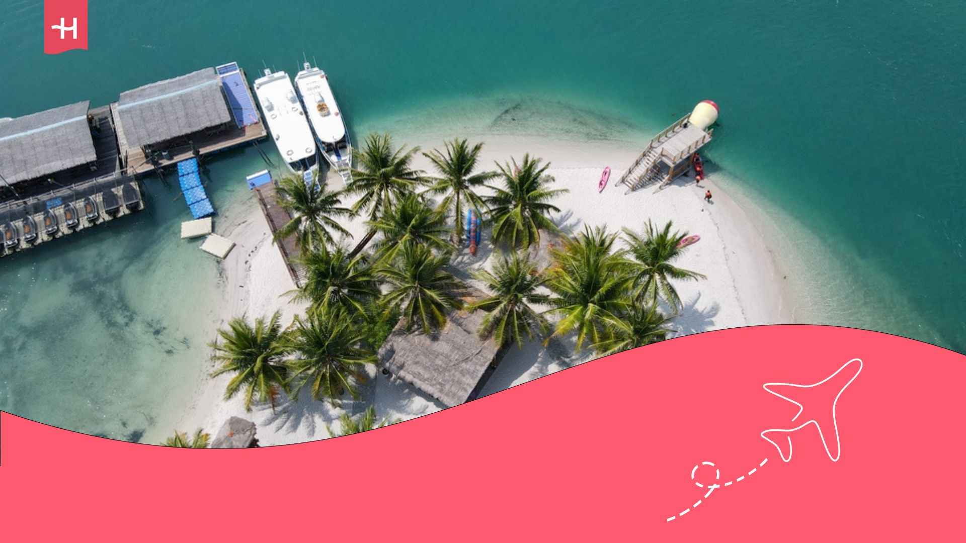 Vue aérienne plage et bugalow voyage en Indonésie