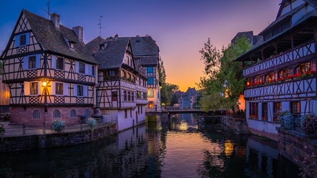 Maisons à colombages au coucher du soleil à Strasbourg