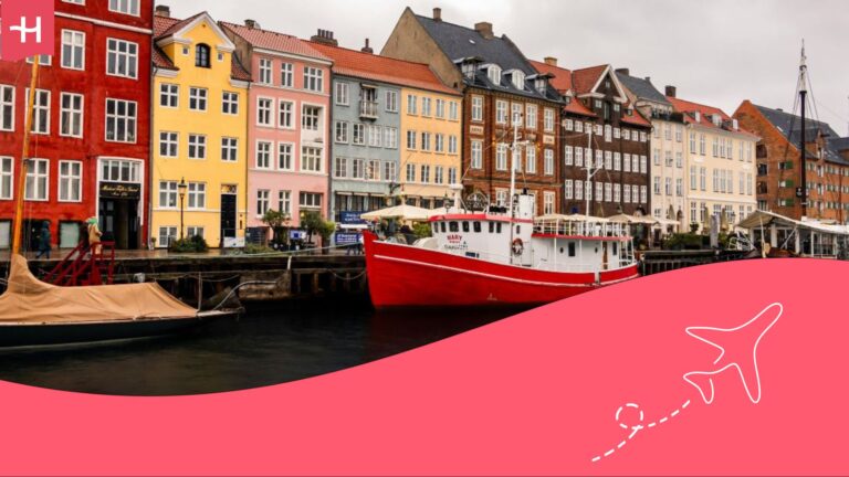 Bâtiments à Copenhague au bord du canal