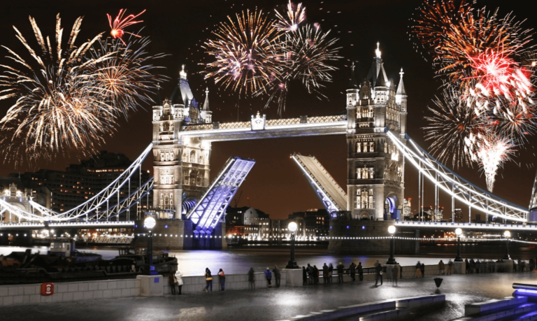 Nouvel An dans le London Bridge à Londres en décembre