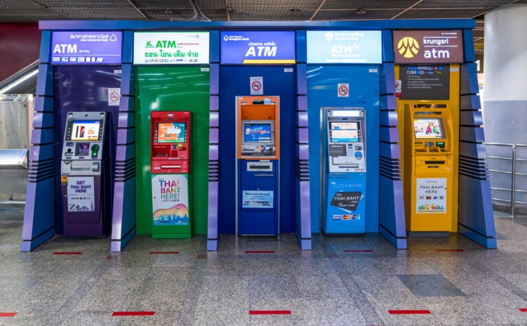 Les ATM sont nombreux en Thaïlande