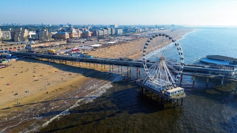 Promenez-vous sur la plage de Scheveningen
