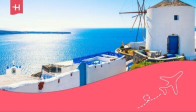 Île de Santorin en Grèce, avec ses maisons blanches et son moulin