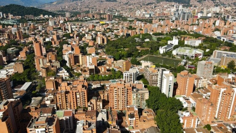 Laureles allie restaurants, bars et ambiance paisible