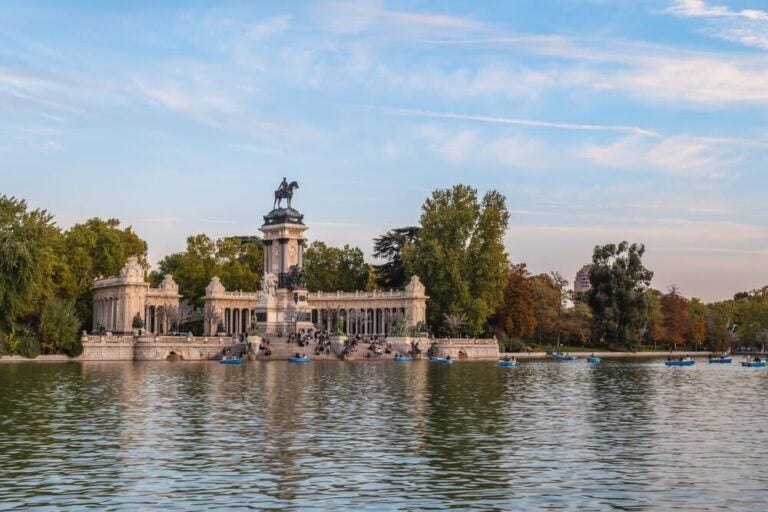 Que faire à Madrid ? Promenez-vous dans le parc du Retiro