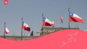 À quoi ressemble la vie au Chili en 2026. Sur la photo, quatre drapeaux chiliens.