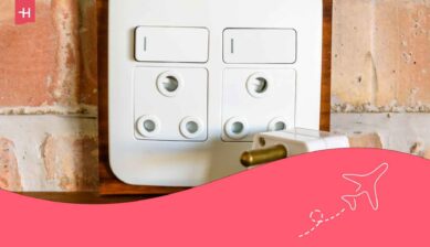 Prises électriques et fiches à broches rondes de type M, telles qu'utilisées en Namibie, en Afrique du Sud, au Swaziland, au Lesotho, au Sri Lanka, au Népal, en Inde et au Mozambique.