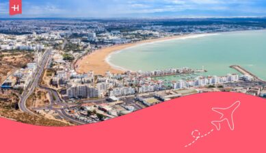 Vue aérienne de la ville d'Agadir au Maroc par temps dégagé