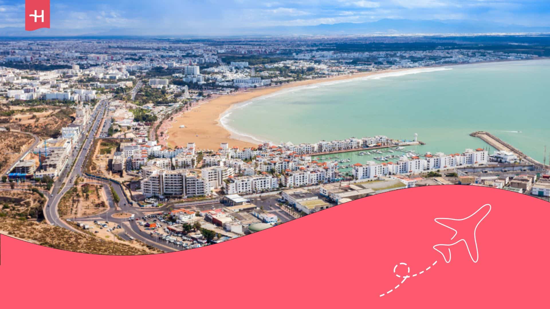 Vue aérienne de la ville d'Agadir au Maroc par temps dégagé