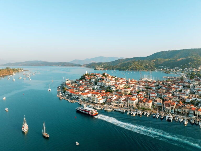 Vue aérienne des ferries en Grèce