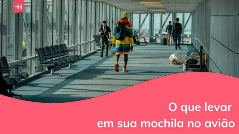 passageiros em um terminal de um aeroporto