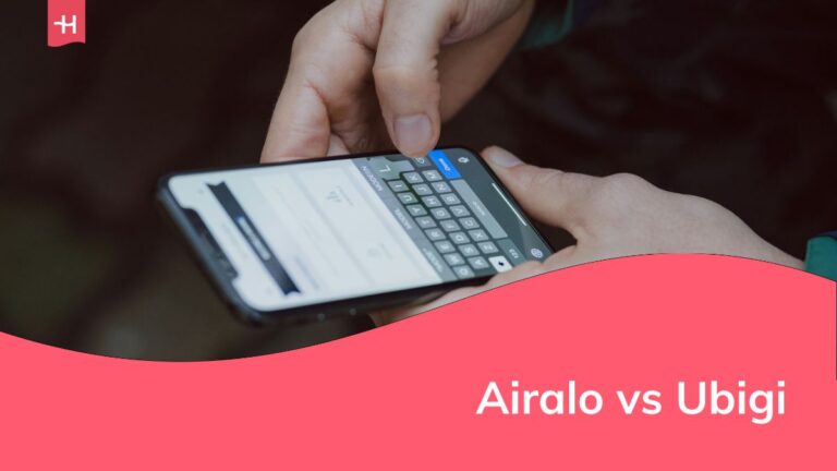 uma pessoa com o celular na mão