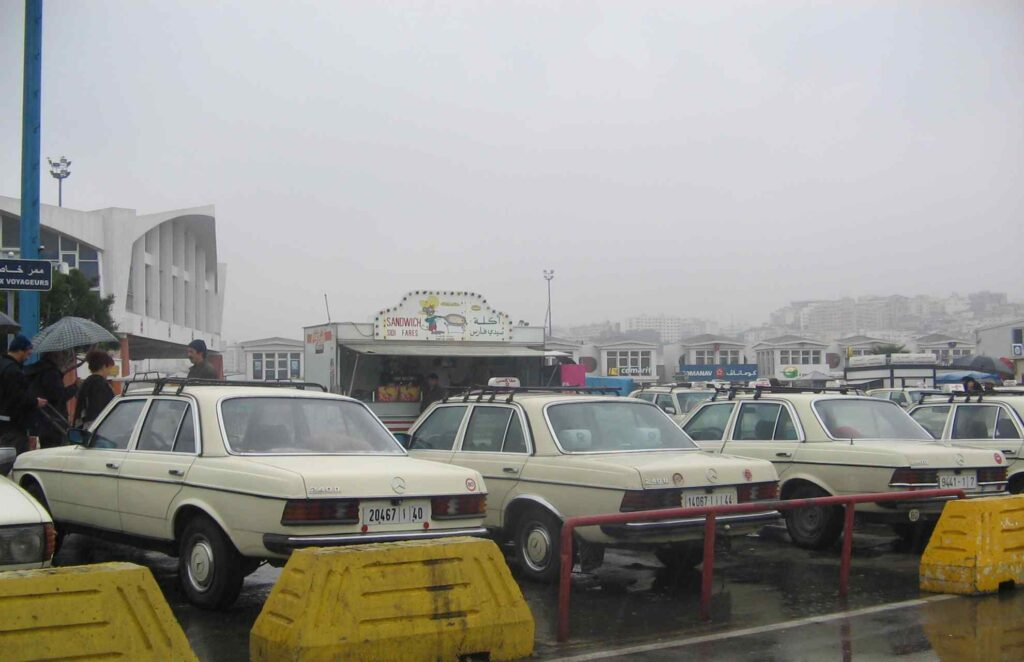 Táxis no porto de Tânger