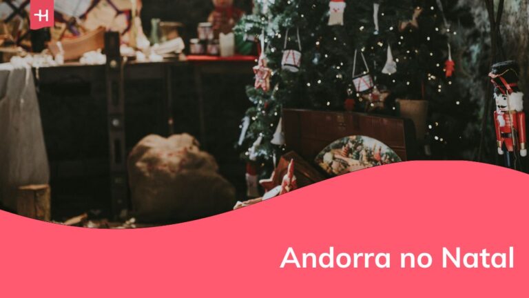 enfeites e uma arvore de natal