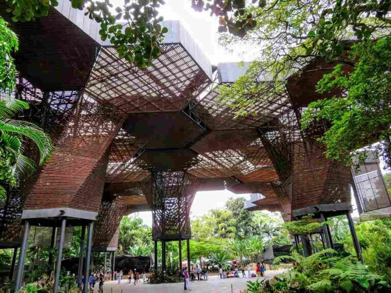 uma alegoria arquitetonica de medellin