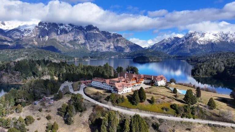 Vista aérea do hotel Llao Llao em Bariloche