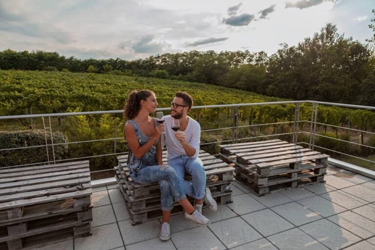 A Toscana combina cidades renascentistas, vilarejos medievais de pedra, colinas verdes com vinhedos e uma gastronomia espetacular