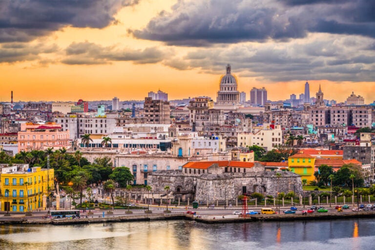 uma viagem a Havana é uma experiência incrível e única, mas exige mente aberta para lidar com os contrastes e a realidade local