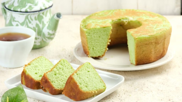Guarde um espaço para provar o bolo chiffon de pandan.